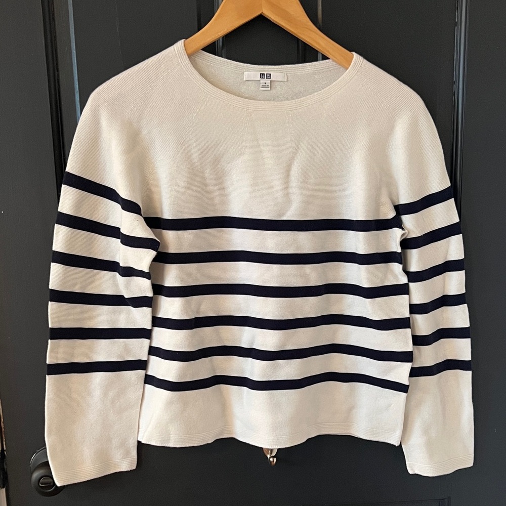 Uniqlo Navy and White Striped Crew Neck Sweater